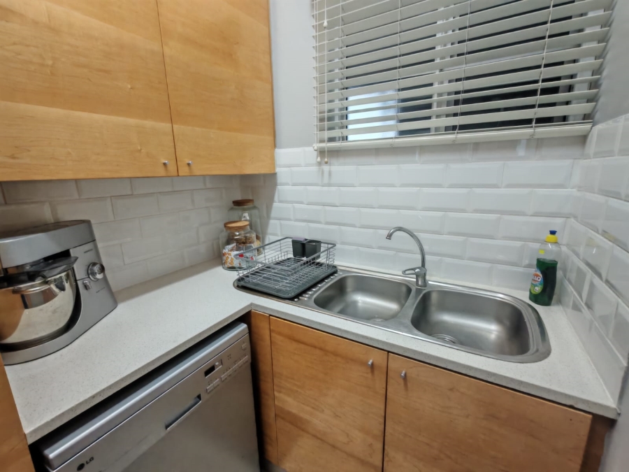 1 Bedroom Property for Sale in Summerstrand Eastern Cape